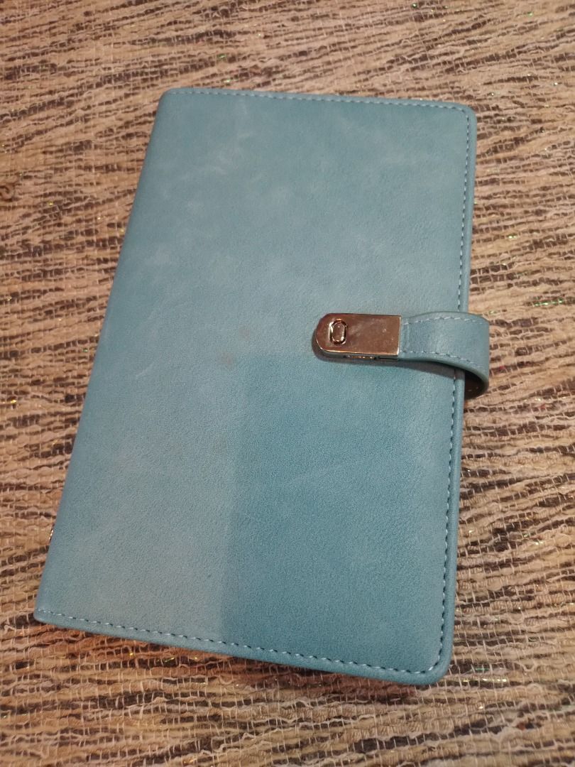 Faux Leather Card Organizer (40x3 capacity) (Category: Announcements) located in General Trias. Submitted by nicespace (Listing ID 1466603179, Image 1). Description: Color: Seaweed green.