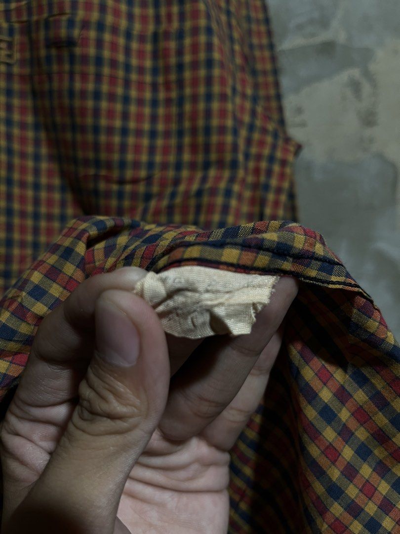 FENDI (Category: Formal Shirts) located in Davao. Submitted by rylthriftz12 (Listing ID 1466685564, Image 3). Description: NEED WASH.