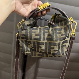 (Category: ) located in . Submitted by lovegclothingph (Listing ID 1466655758, Image 1). Description: .