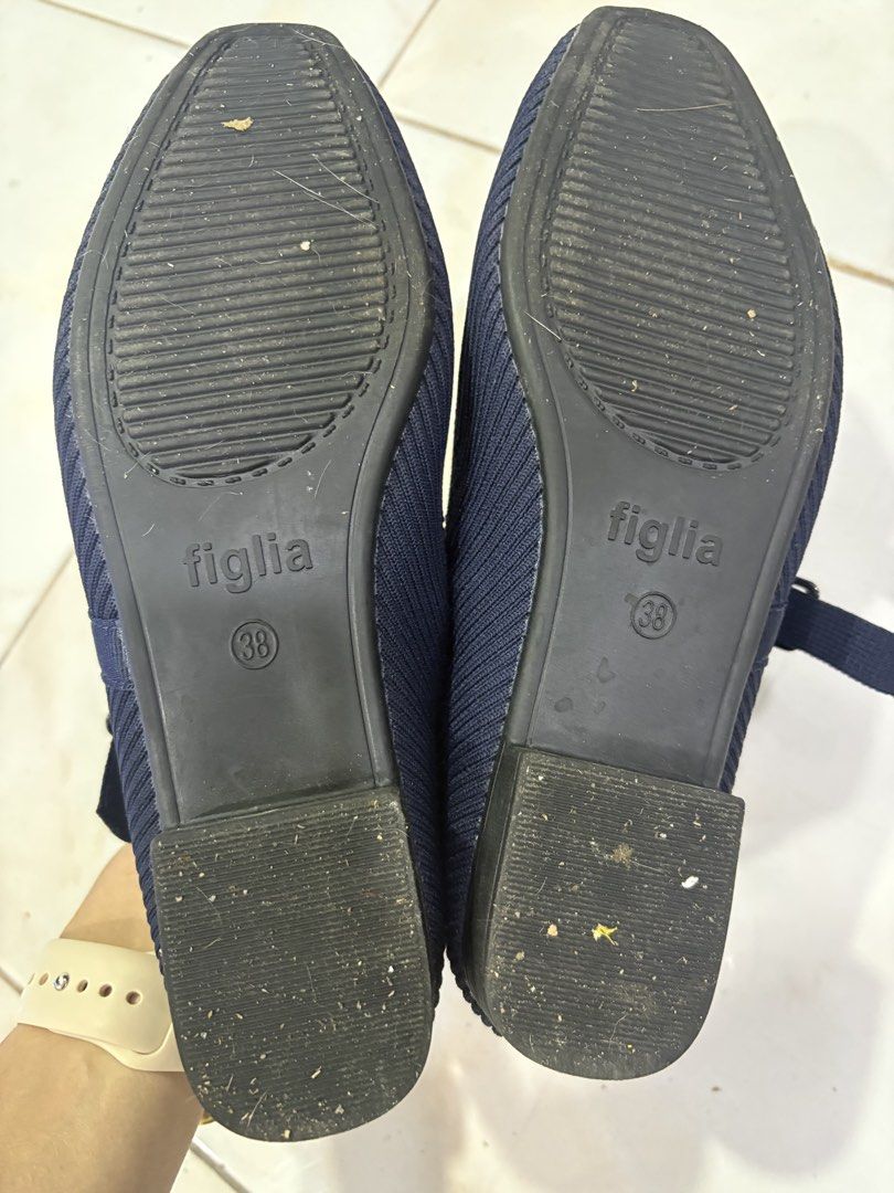 Figlia Navy Blue Kade Knit Flats (Category: Flats & Sandals) located in Manila. Submitted by summercookie (Listing ID 1466687023, Image 2). Description: Used Size 38.