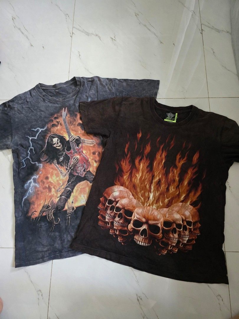 Flaming set (Category: Tshirts & Polo Shirts ) located in Cainta. Submitted by bossneil (Listing ID 1466683817, Image 1). Description: Skull bundle (both semi trash condi) Guitar 20x29 Skull flames20.5x26.