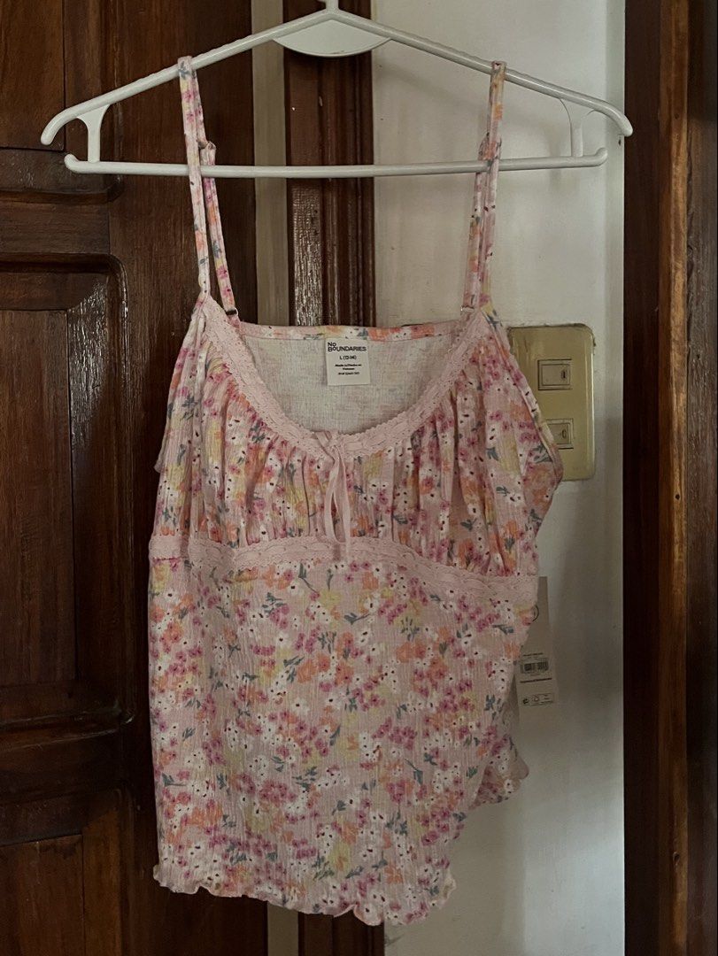 Floral Cami Top (Category: Others Tops) located in Dagupan City. Submitted by whimsyluns (Listing ID 1466617768, Image 2). Description: Brand New On tag [no boundaries] cami lace top - Large on tag but perfect for M -100% cotton -super nice/ thick fabric - perfect for summer fit 💐 .