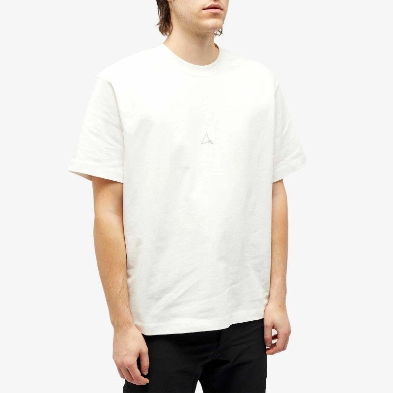 For Men - ROA - Mid Logo (Category: Tshirts & Polo Shirts ) located in Bacolod City. Submitted by drop.ph (Listing ID 1466727224, Image 1). Description: ROA - Logo Tee *Size L - 22x28.5 *Excellent cloth *1 Pinhole (armpit) *Price: 880php *Add SF if outside Bacolod City .