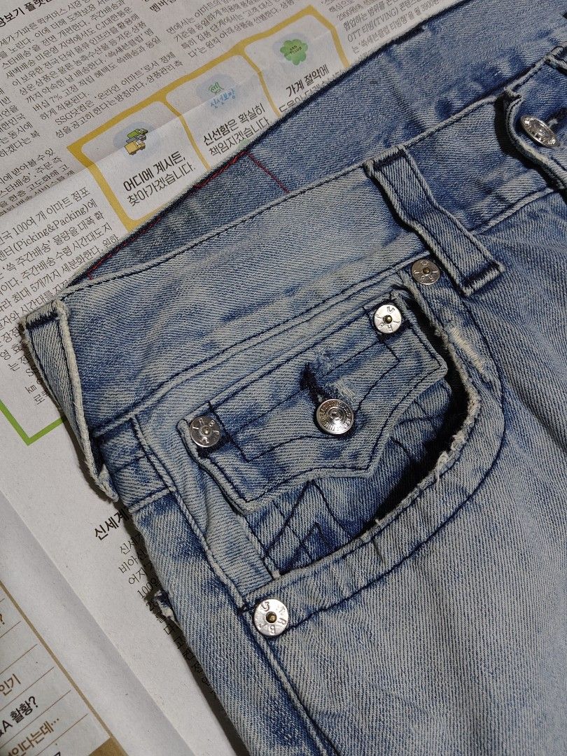 FOR SALE TRUE RELIGION (Category: Jeans) located in Roxas. Submitted by mlvthrift (Listing ID 1466652588, Image 3). Description: distress.