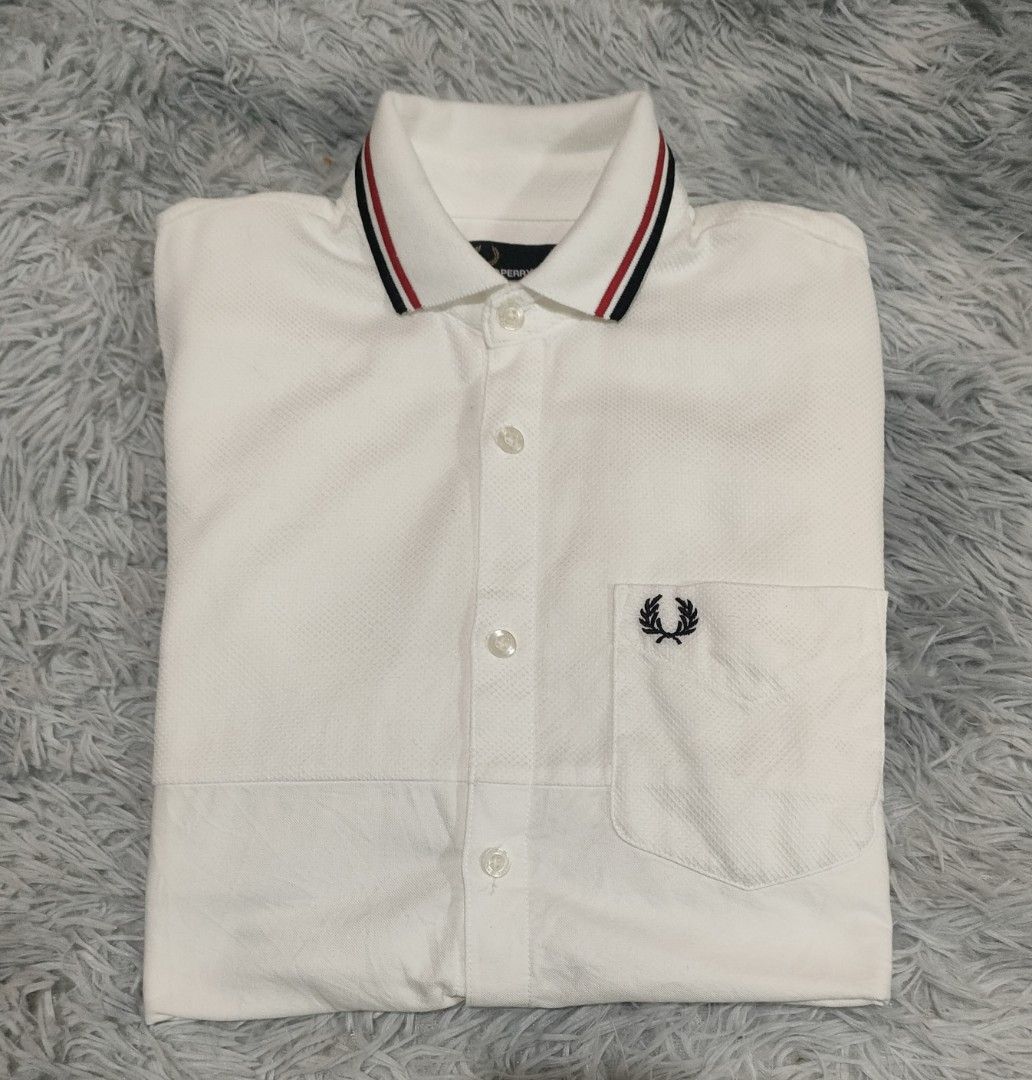 Fred Perry bottom down (Category: Tshirts & Polo Shirts ) located in Toledo. Submitted by silverearth.bbc804 (Listing ID 1466613034, Image 3). Description: Fred Perry bottom down xs on tag W 19.5 L 29 long black excellent condition 3000 free shipping.