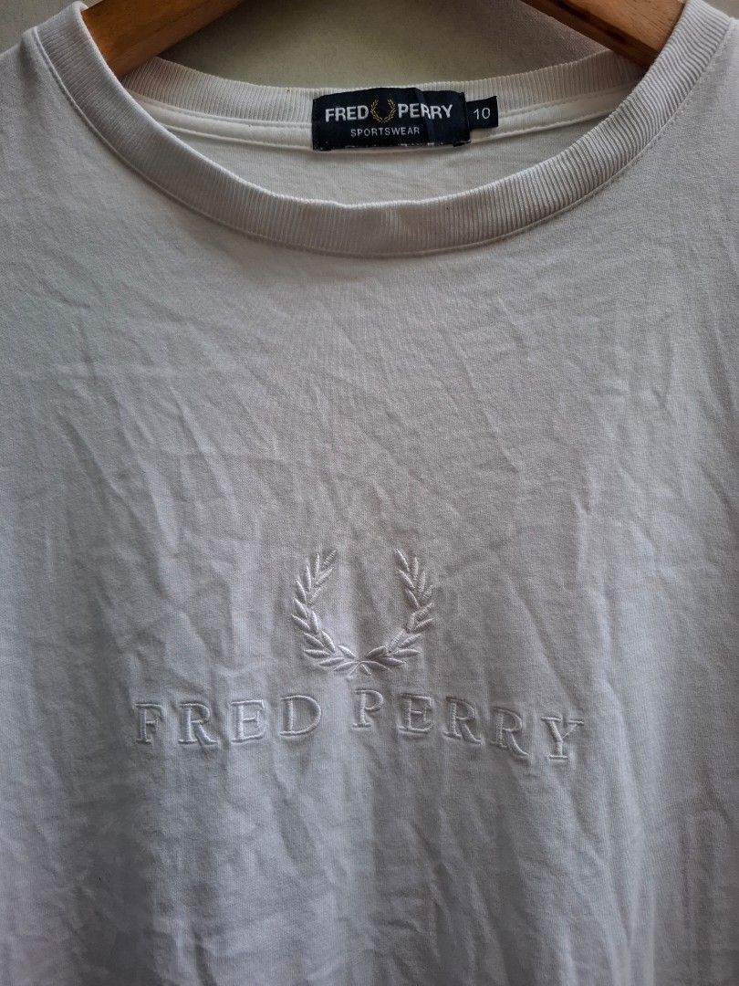 Fred Perry Embriodered Logo (Category: Shirts) located in Iloilo. Submitted by mnky.bsns03 (Listing ID 1466702352, Image 3). Description: 9/10 Color rate No issues 25 Length 19 Width.