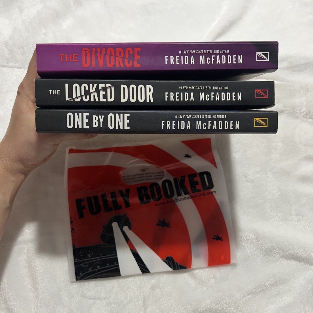 Freida McFadden Paperback (Category: Storybooks) located in Manila. Submitted by jojobbj99 (Listing ID 1466760944, Image 2). Description: Freida McFadden Paperbacks (Bought from Fully Booked) Selling pre-loved Freida McFadden thrillers ✅All original, bought from Fully Booked with good/unbroken spines Individual Prices One by One – ₱500 The Locked Door – ₱500 The Divorce – ₱550 ✨ TAKE ALL 3 FOR ₱1,400 📍Location: Upper Antipolo City, Rizal Shippin