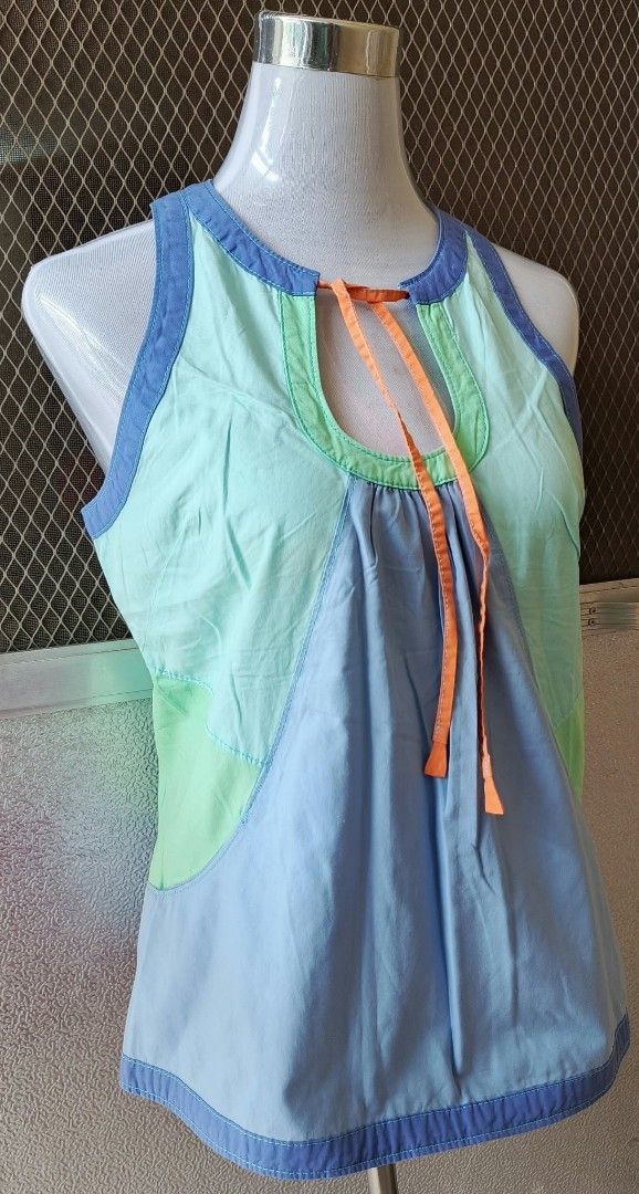French Connection Colorblock Tank Top (Category: Sleeveless) located in Cebu City. Submitted by violacloset (Listing ID 1466658649, Image 2). Description: Measurements: length: 24 1/2 width: 18.