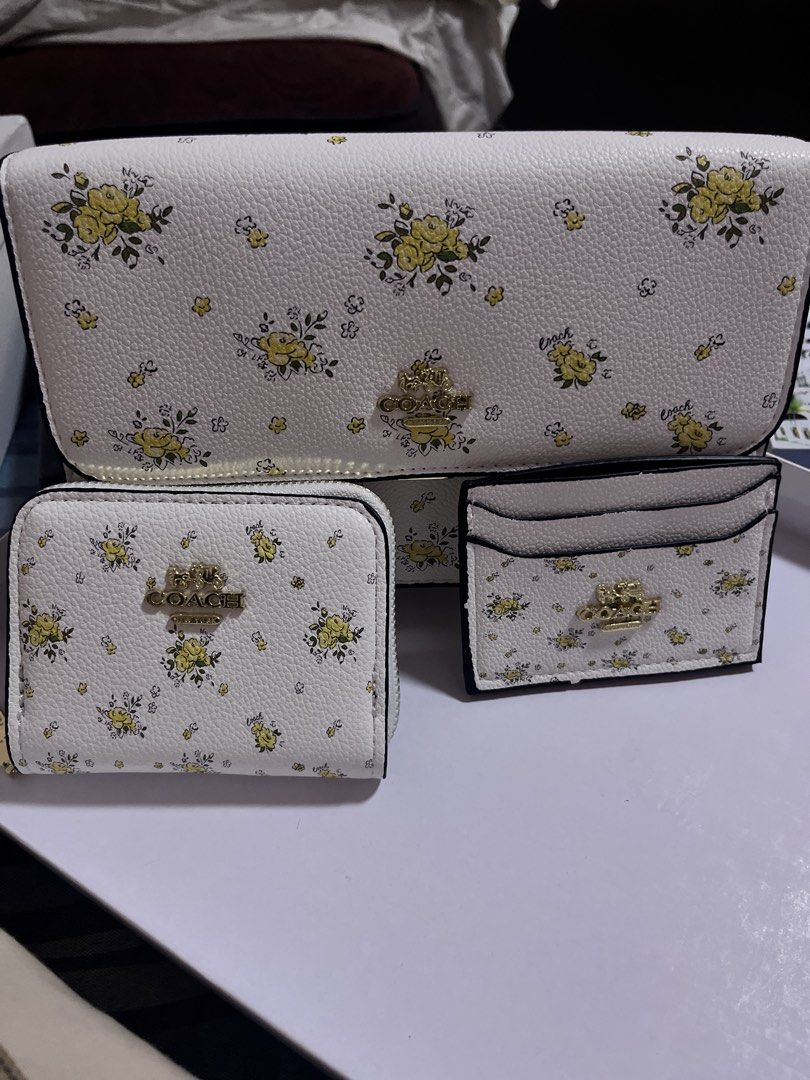 fs: authentic coach purse and sling bag ! (Category: Purses & Pouches) located in Manila. Submitted by acy_yc (Listing ID 1466675817, Image 1). Description: fs: brand new and not used coach purse and sling / shoulder bag 💗 rfs: decluttering and need cash for check up. ❤️‍🩹.