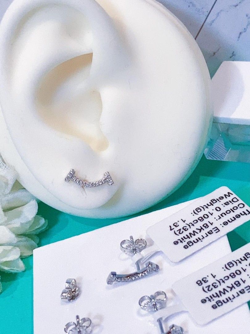 Full Dias Smile Earring 18k gold hk setting (Category: Earrings) located in Manila. Submitted by primejewelry (Listing ID 1466772173, Image 3). Description: .