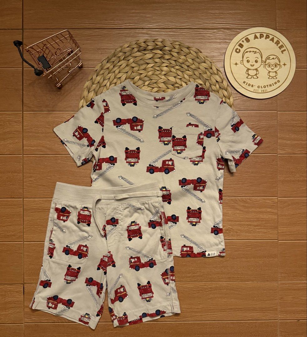 Gap terno firetruck set for kids (Category: Babies & Kids Fashion) located in Valenzuela. Submitted by cbsapparel829 (Listing ID 1466651747, Image 1). Description: 4y top 3y bottom runs big.