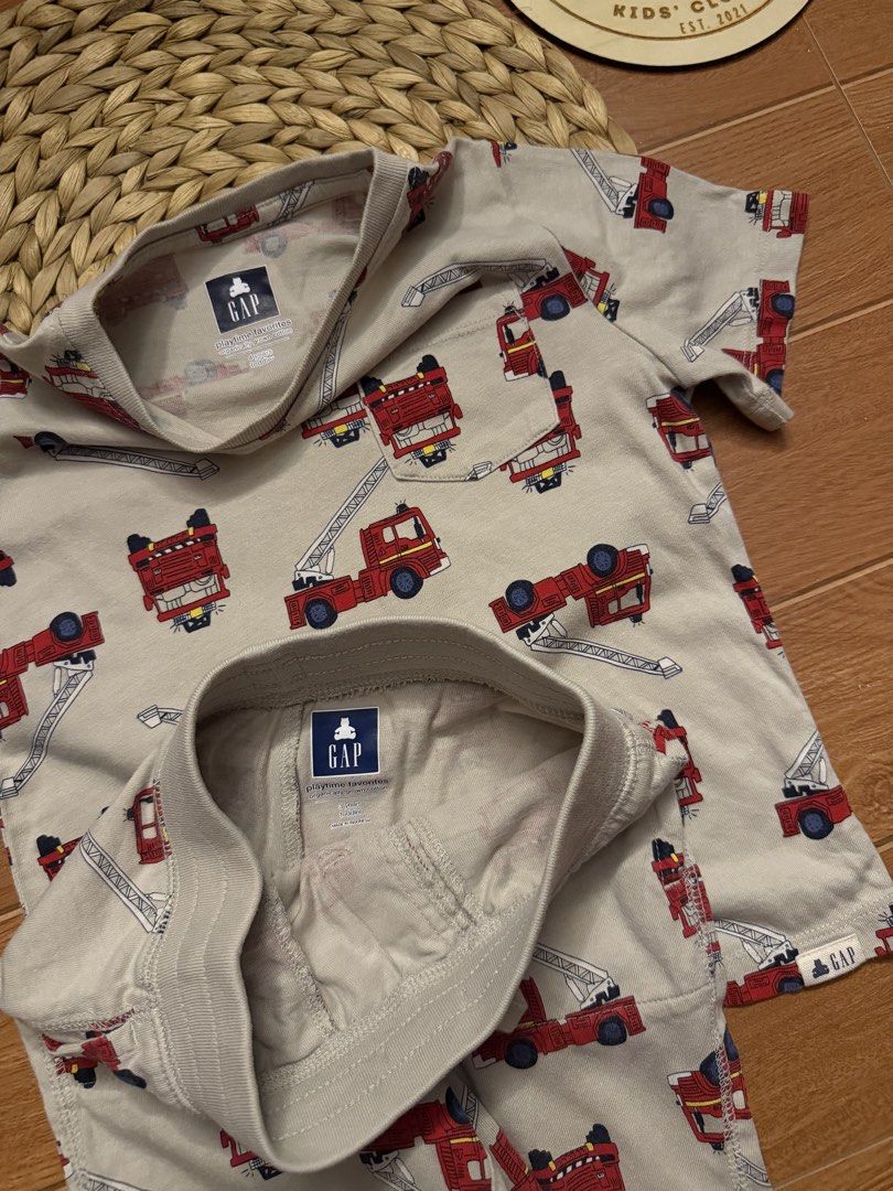 Gap terno firetruck set for kids (Category: Babies & Kids Fashion) located in Valenzuela. Submitted by cbsapparel829 (Listing ID 1466651747, Image 2). Description: 4y top 3y bottom runs big.