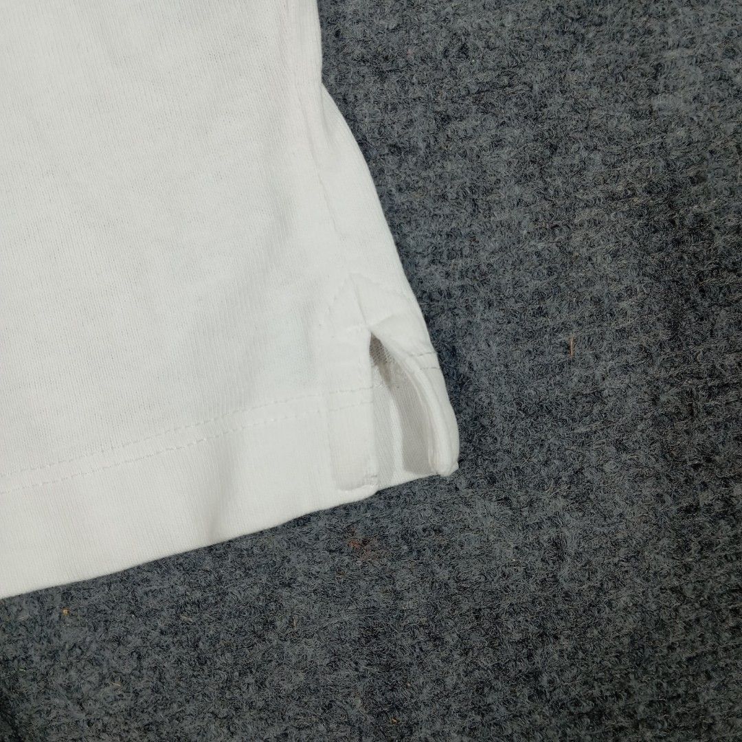 Gap Tshirt (Category: Activewear) located in Taguig. Submitted by sito. (Listing ID 1466629912, Image 3). Description: For sale! 📣 Gap T-Shirt Specs and measurements: • Size Medium • Length 30 inches • Width 22 inches Condition Details: • Issue: NONE • Color rate: 10/10 • Overall Condition: 10/10 Asking Price: ~₱406 Transaction Details: Location: Upper Bicutan, Taguig City, Metro Manila, 1633 Payment: Gcash / Maya / Bank Transfer Shipping via: J