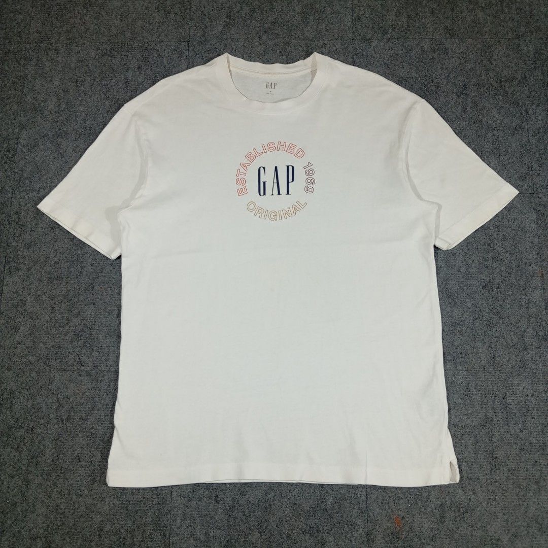 Gap Tshirt (Category: Activewear) located in Taguig. Submitted by sito. (Listing ID 1466629912, Image 1). Description: For sale! 📣 Gap T-Shirt Specs and measurements: • Size Medium • Length 30 inches • Width 22 inches Condition Details: • Issue: NONE • Color rate: 10/10 • Overall Condition: 10/10 Asking Price: ~₱406 Transaction Details: Location: Upper Bicutan, Taguig City, Metro Manila, 1633 Payment: Gcash / Maya / Bank Transfer Shipping via: J