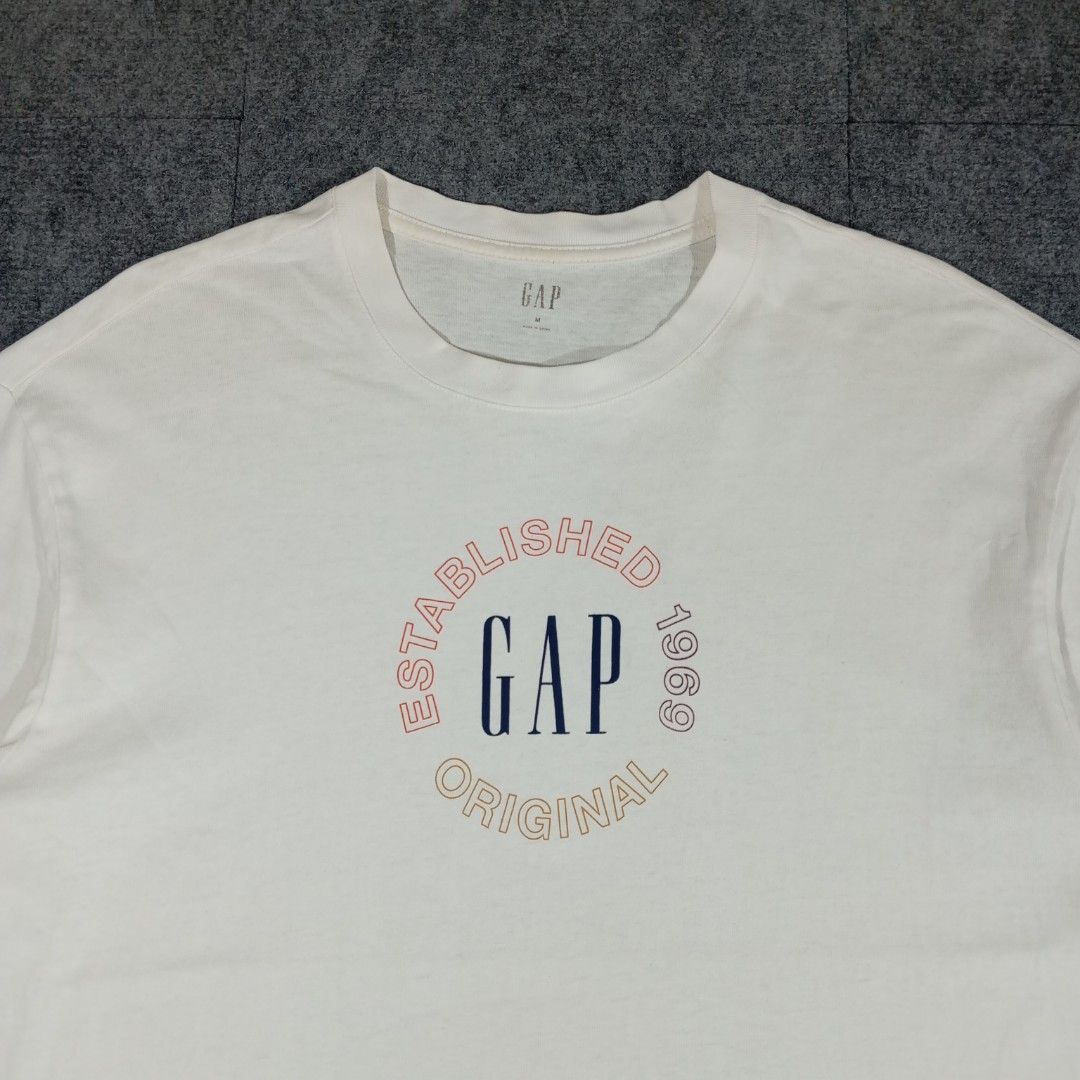 Gap Tshirt (Category: Activewear) located in Taguig. Submitted by sito. (Listing ID 1466629912, Image 2). Description: For sale! 📣 Gap T-Shirt Specs and measurements: • Size Medium • Length 30 inches • Width 22 inches Condition Details: • Issue: NONE • Color rate: 10/10 • Overall Condition: 10/10 Asking Price: ~₱406 Transaction Details: Location: Upper Bicutan, Taguig City, Metro Manila, 1633 Payment: Gcash / Maya / Bank Transfer Shipping via: J