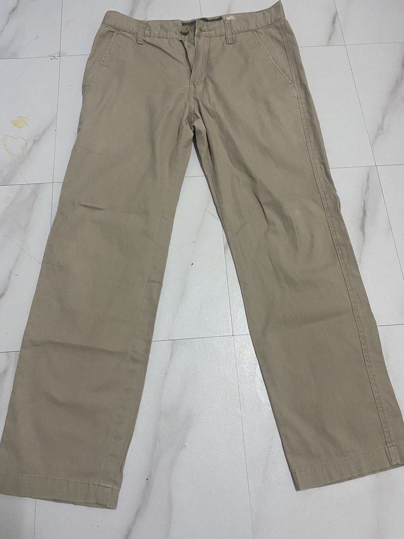 Giordano 'Khakis' size 29 (Category: Chinos) located in Makati City. Submitted by jersiyon (Listing ID 1466626220, Image 1). Description: Selling my personal pants Size: 29-30 (Unisex) for Men & Women Rfs: going upsize Taguig Location BGC/Mckinley.