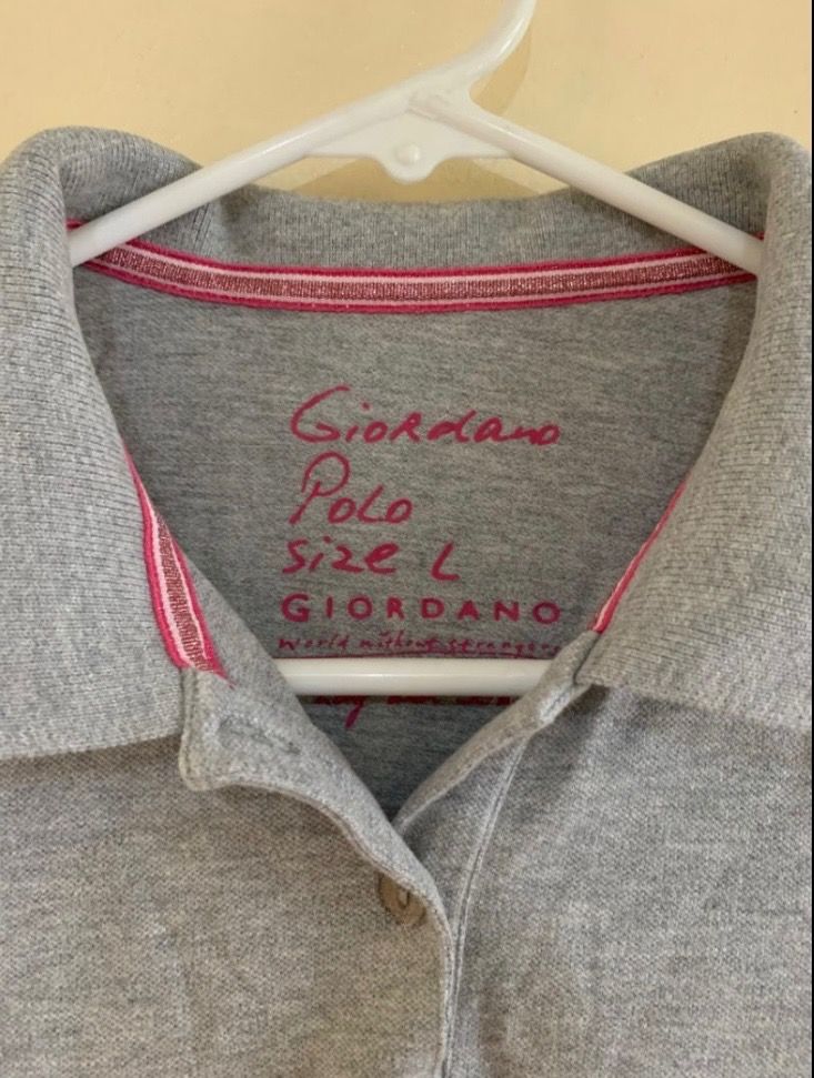 Giordano Poloshirt Womens (Category: Blouses) located in Valenzuela. Submitted by clickandshoppreloved (Listing ID 1466622829, Image 3). Description: Giordano Poloshirt Womens Onhand, Original Large Ontag, (24L x 15.5W) Color : Grey (Excellent Condition, Good As New).