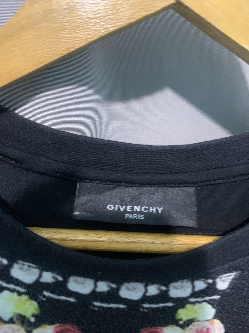 Givenchy (Category: Shirts) located in Bayombong. Submitted by johnestrell315 (Listing ID 1466694690, Image 3). Description: .