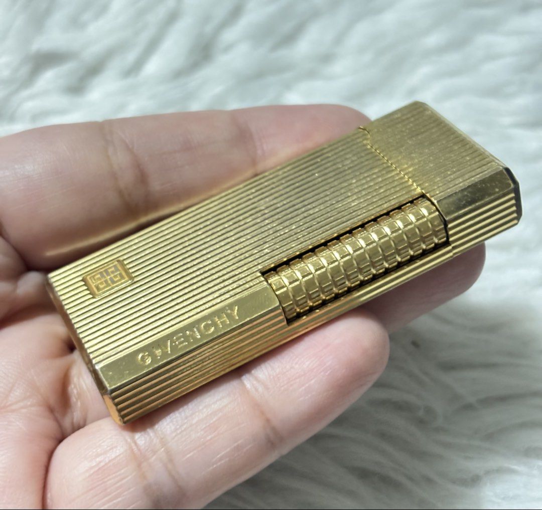 Givenchy Lighter (Category: Lighting) located in Paranaque City. Submitted by dalle_closet (Listing ID 1466637339, Image 3). Description: working well slightly used pa ito.