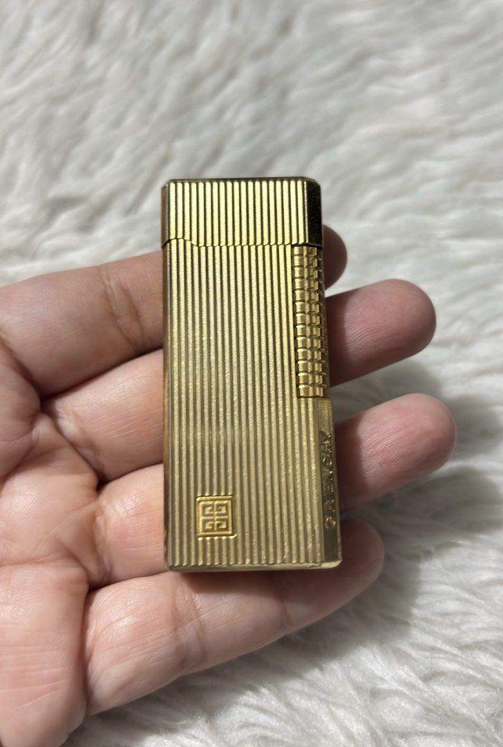Givenchy Lighter (Category: Lighting) located in Paranaque City. Submitted by dalle_closet (Listing ID 1466637339, Image 2). Description: working well slightly used pa ito.