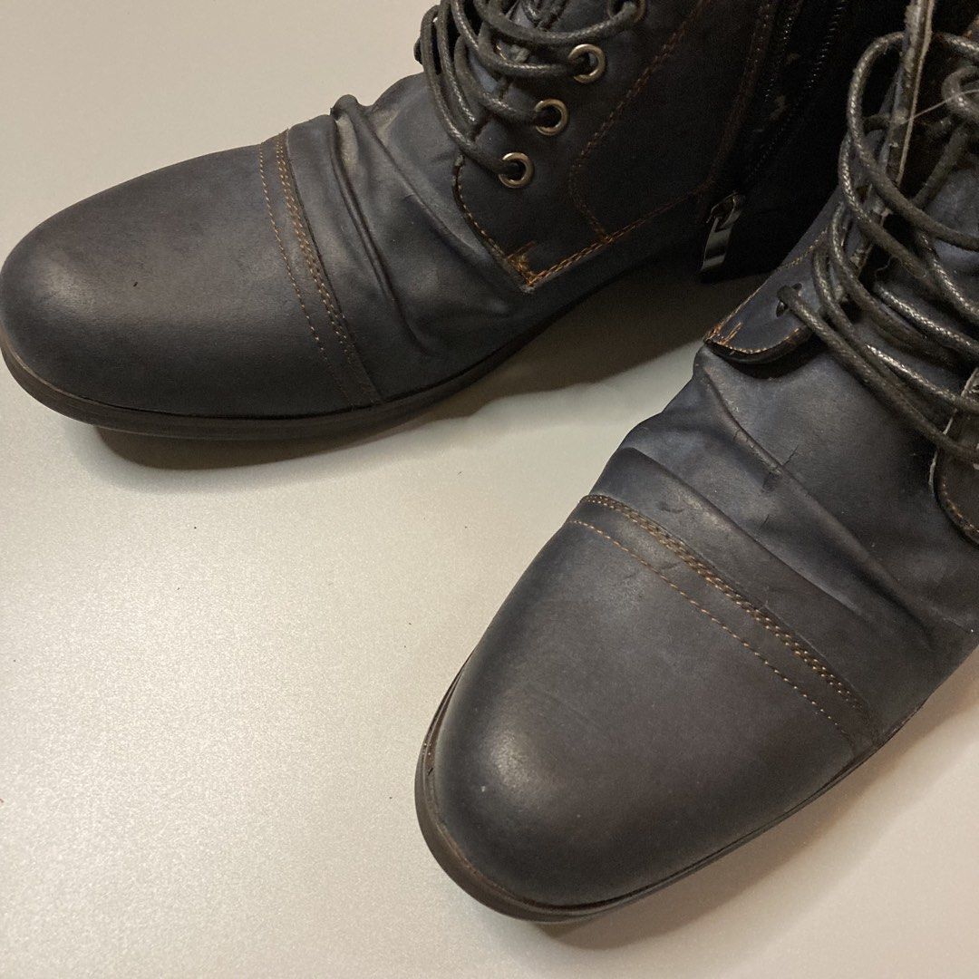 Glanges Roots Japanese Wrinkled Boots (Category: Boots) located in Malaybalay. Submitted by spl3ndd_artifacts (Listing ID 1466773600, Image 3). Description: Size 41 on tag but can fit 42 Issue: BakBak inner lining.