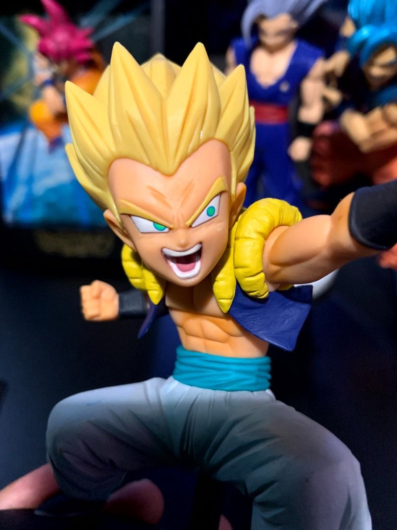 G×Materia - SSJ Gotenks (Category: Figurines & Statues) located in Davao. Submitted by store.teamdenzhobbies (Listing ID 1466732542, Image 2). Description: INFO: Authentic, Loose MARKINGS: Body, Base ISSUE: No Ghost's base stand, No belt.