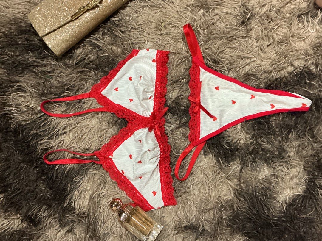 Good as new (Category: Bikinis & Swimsuits) located in Manila. Submitted by de_annecloset (Listing ID 1466676378, Image 3). Description: This is perfect for swimming .