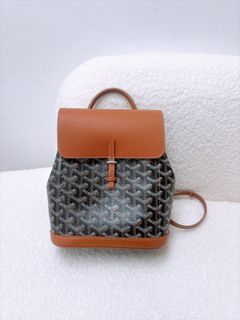 （分類：）位於 。 由 heras.luxury 提交（商品編號 1466661882，圖片 1）。簡介： 。