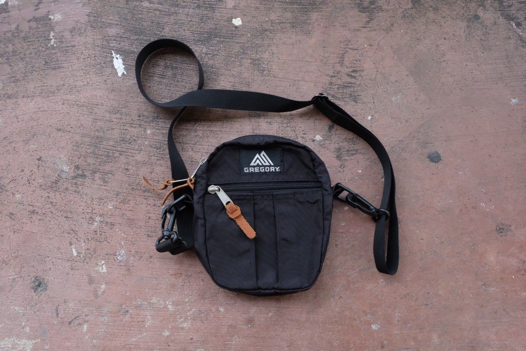 gregory sling (Category: Hiking & Camping) located in Cainta. Submitted by plus.eighty.one (Listing ID 1466769609, Image 1). Description: gregory size M condition : 9/10 P 700 + sf.