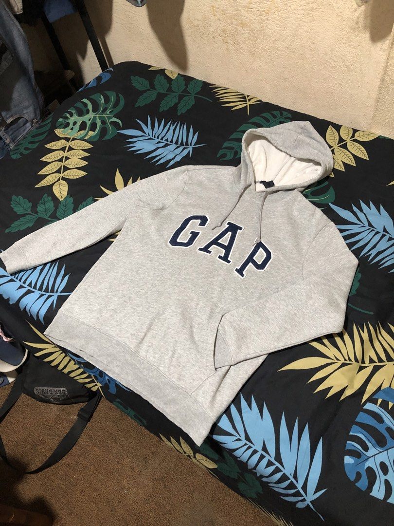 Grey GAP hoodie (Category: Hoodies) located in Cebu City. Submitted by thrifted_y2k (Listing ID 1466664723, Image 1). Description: 22 inches-chest 27 inches-length 📍 Color may vary due to Lighting 📍 Strictly no Return Policy 📍 Customer will handle the shipping fee 📍 Authenticity is not Guaranteed 📍 payment 1st policy Lastly please manage your expectation since the items are ukay/thrift/preloved. PARCEL CARRIER (J&T) PAYMENT METHODS (GCASH or