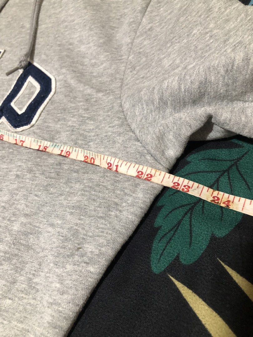 Grey GAP hoodie (Category: Hoodies) located in Cebu City. Submitted by thrifted_y2k (Listing ID 1466664723, Image 3). Description: 22 inches-chest 27 inches-length 📍 Color may vary due to Lighting 📍 Strictly no Return Policy 📍 Customer will handle the shipping fee 📍 Authenticity is not Guaranteed 📍 payment 1st policy Lastly please manage your expectation since the items are ukay/thrift/preloved. PARCEL CARRIER (J&T) PAYMENT METHODS (GCASH or
