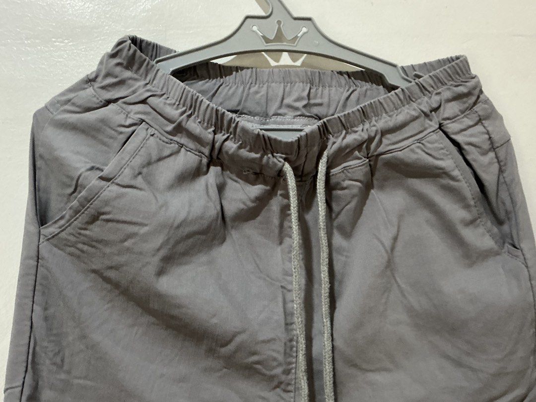 Grey Jogger Pants Drawstring (Category: Other Bottoms) located in San Pedro. Submitted by itsannag (Listing ID 1466614099, Image 3). Description: - Color: Grey - Fit: Relaxed fit with tapered legs - Material: Soft and comfortable - Best for: Daily lounging, casual wear, or running errands Good fit for XS to S.
