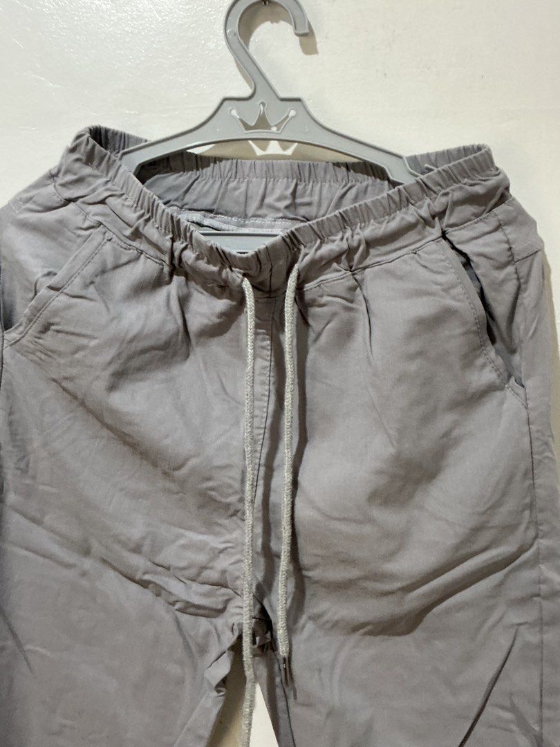 Grey Jogger Pants Drawstring (Category: Other Bottoms) located in San Pedro. Submitted by itsannag (Listing ID 1466614099, Image 2). Description: - Color: Grey - Fit: Relaxed fit with tapered legs - Material: Soft and comfortable - Best for: Daily lounging, casual wear, or running errands Good fit for XS to S.