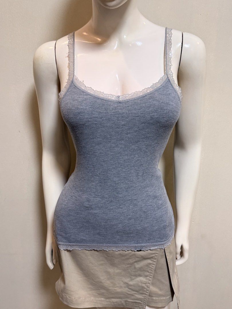 Grey top (Category: Others Tops) located in General Santos City (Dadiangas). Submitted by jen.crtz (Listing ID 1466564870, Image 1). Description: Can fit S/M.