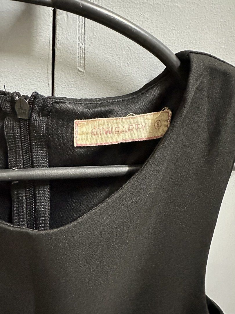 GTW Party Black Jumpsuit (Category: Jumpsuits) located in Hermosa. Submitted by alxgtz (Listing ID 1466720994, Image 3). Description: Used once Stored on cabinet Needs to be washed.