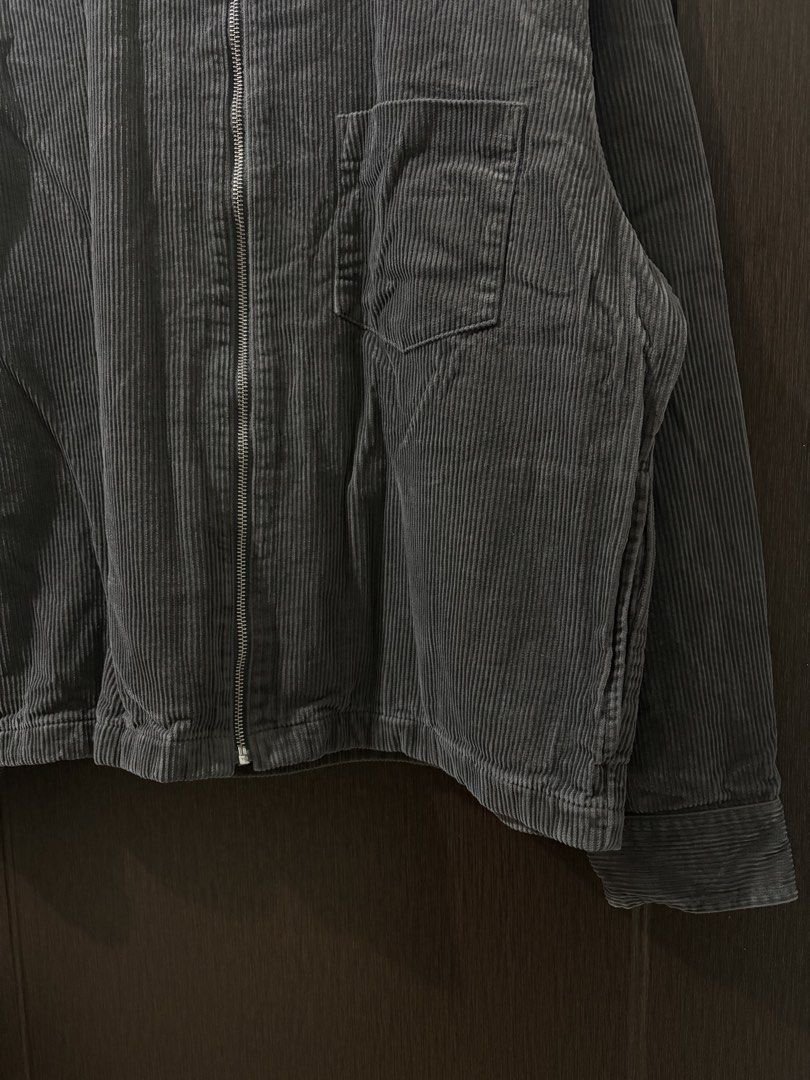 GU CORDUROY HARRINGTON TYPE JACKET (Category: Coats, Jackets and Outerwear) located in Naga. Submitted by archivedseller (Listing ID 1466657112, Image 3). Description: -9.5/10 CONDITION -NO FLAWS -SIZE M ON TAG -W 24 INCHES -L 25 INCHES.