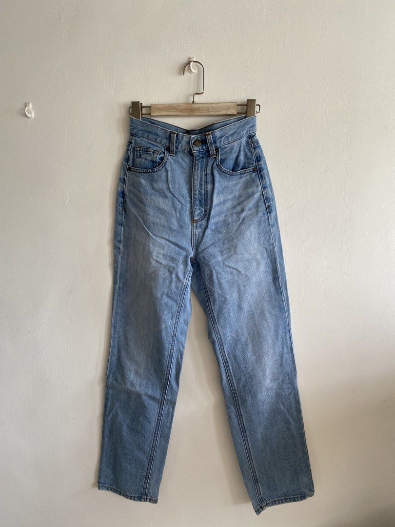 GU Mom Jeans (Category: Jeans) located in Ilagan. Submitted by dontmakemebooyou (Listing ID 1466720679, Image 1). Description: High rise 24-25.
