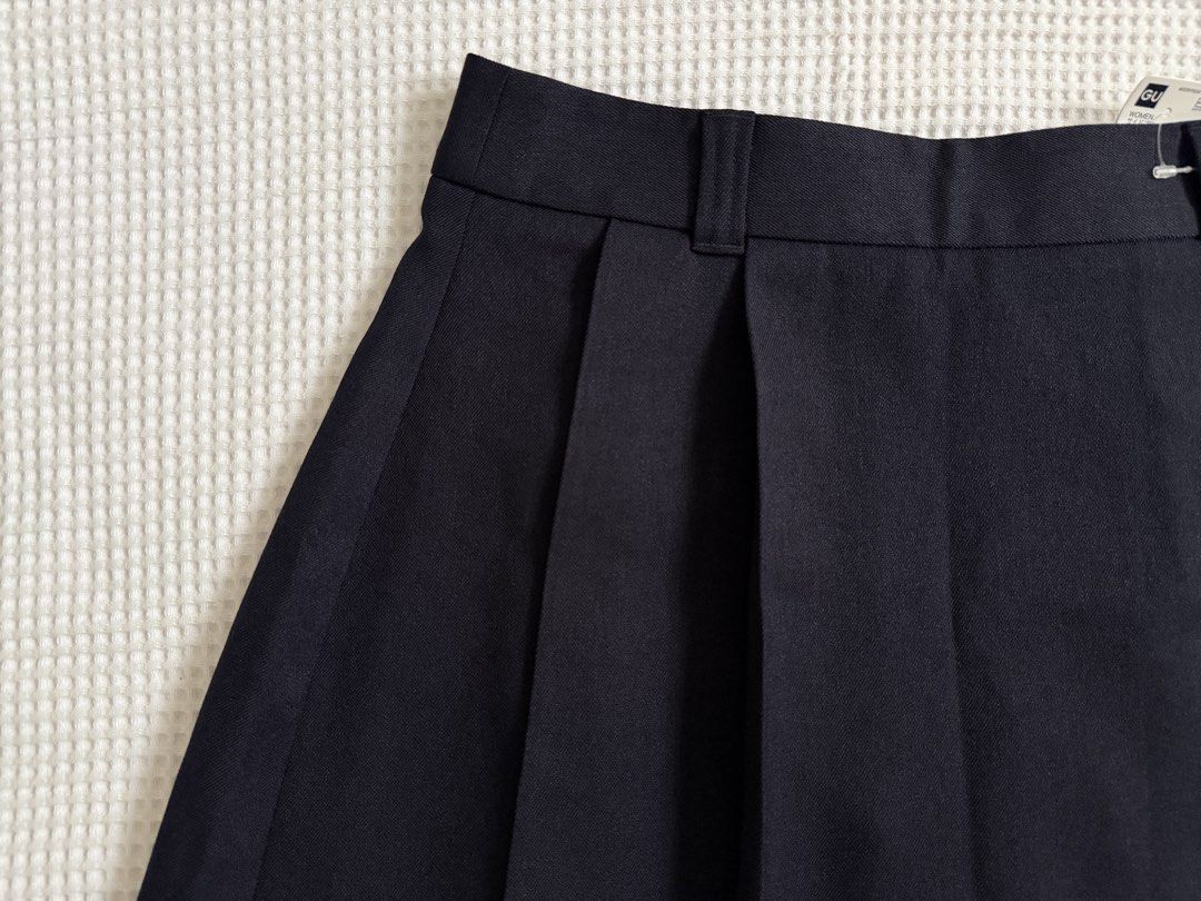 GU Navy Side Pleat Skort (Category: Skirts) located in Baguio. Submitted by blnxxx (Listing ID 1466594469, Image 2). Description: GU Skort Navy Blue Brand new with tag .