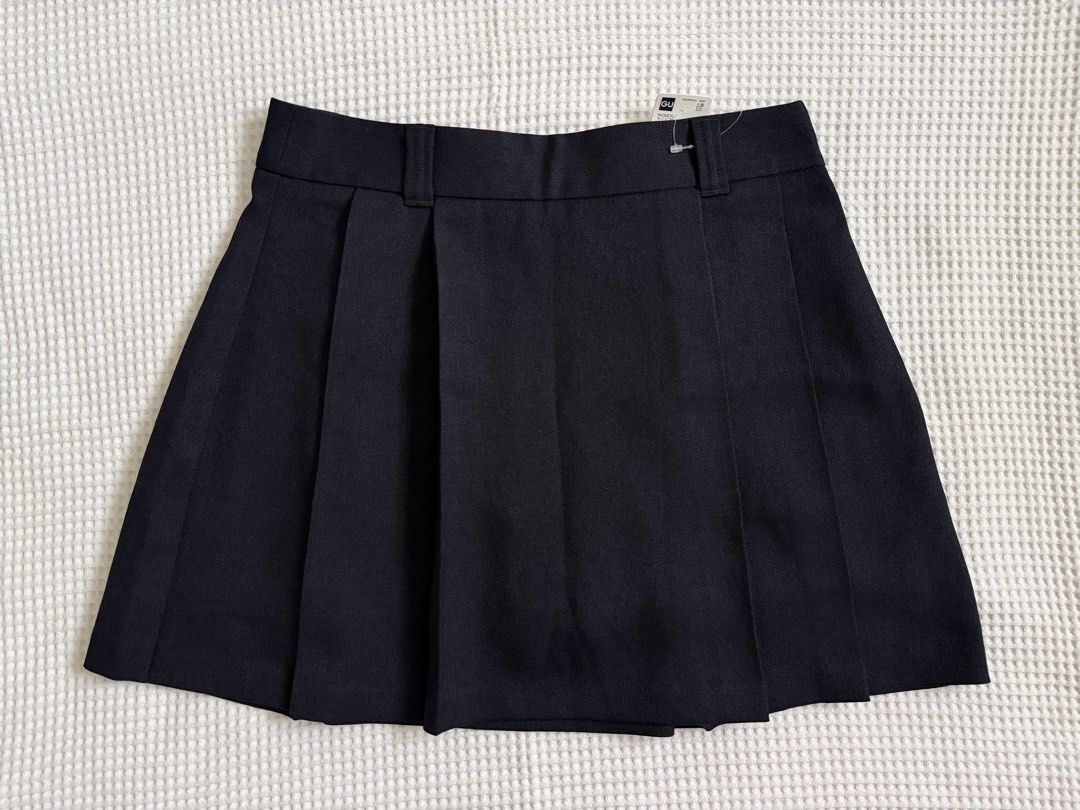 GU Navy Side Pleat Skort (Category: Skirts) located in Baguio. Submitted by blnxxx (Listing ID 1466594469, Image 1). Description: GU Skort Navy Blue Brand new with tag .