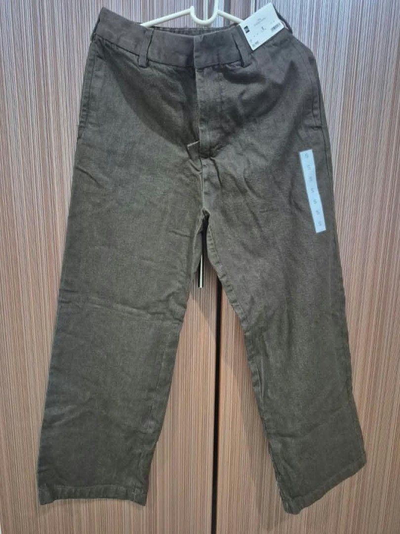 GU Twill Wide Straight Pants Size S (Category: Coats, Jackets and Outerwear) located in Manila. Submitted by iveepee (Listing ID 1466769399, Image 1). Description: - Brand: GU - Item: Twill wide straight pants - Size: S - Color: Dark brown - Condition: Brand new with tags (BNWT), never worn - Details: Relaxed wide leg fit, belt loops, zip fly.