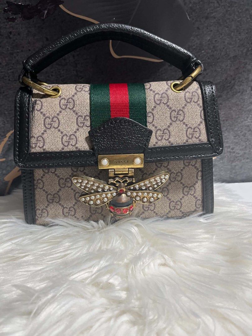 Gucci hand bag (Category: Purses & Pouches) located in Caloocan City. Submitted by trebdy01 (Listing ID 1466772109, Image 1). Description: .