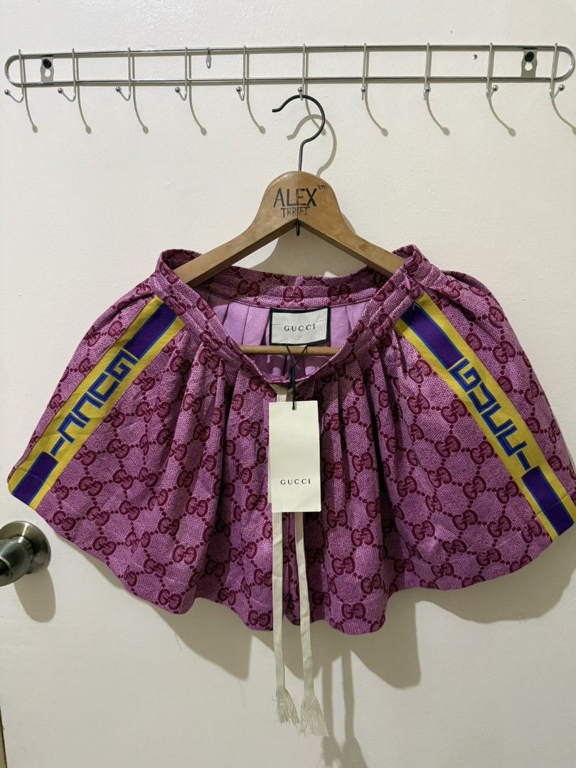 GUCCI MONOGRAM SHORT (Category: Shorts) located in Manila. Submitted by lunaras_declutter (Listing ID 1466598468, Image 2). Description: GOOD AS NEW MEDIUM-LARGE WOMENS NO FLAWS 10 COLOR RATE.