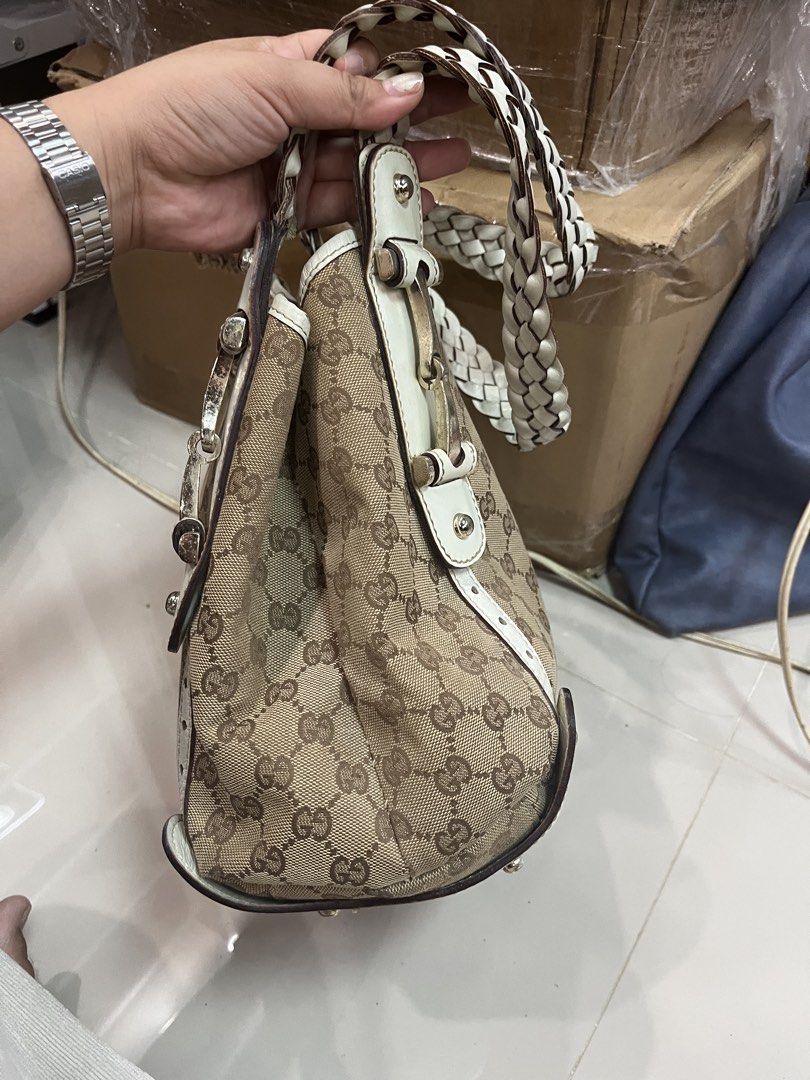 Gucci Pelham canvas tote (Category: Luxury Bags & Wallets) located in Cagayan de Oro. Submitted by bj.garments (Listing ID 1466702529, Image 3). Description: .