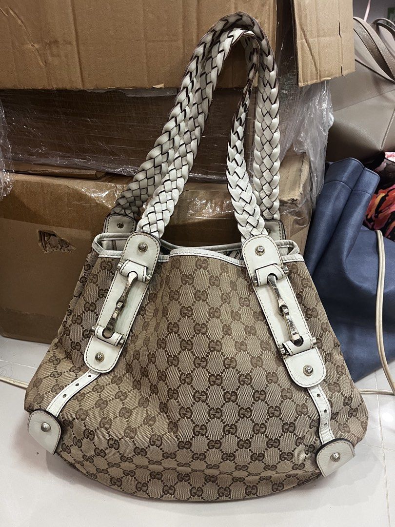 Gucci Pelham canvas tote (Category: Luxury Bags & Wallets) located in Cagayan de Oro. Submitted by bj.garments (Listing ID 1466702529, Image 1). Description: .