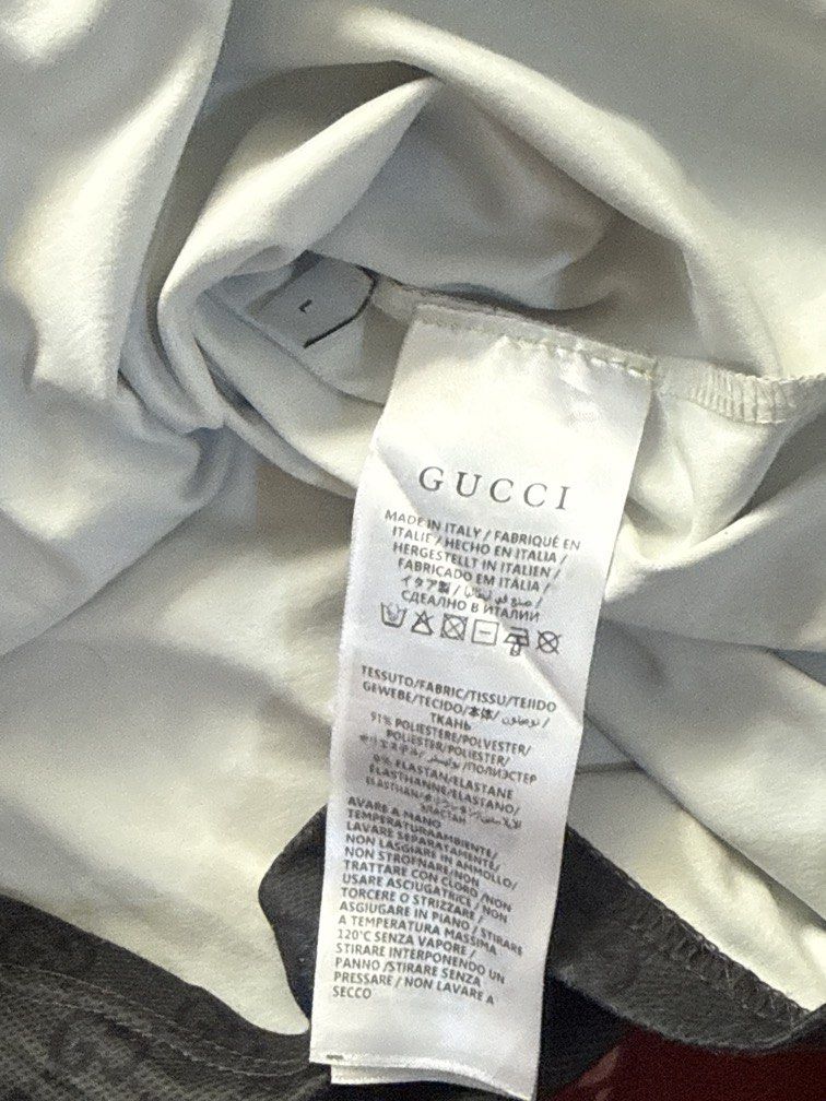 GUCCI UNISEX SWEATSHIRT/JACKET (Category: Family Planning) located in Angeles City. Submitted by migs_font29 (Listing ID 1466770499, Image 3). Description: .