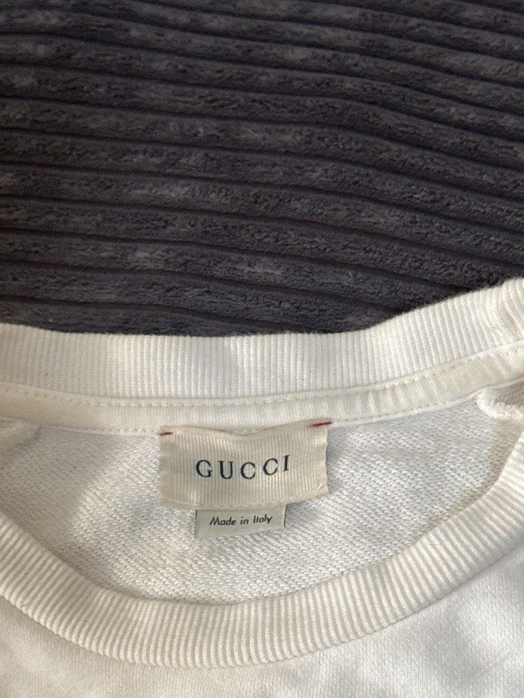 GUCCI WHITE SWEATSHIRT (Category: Others) located in Angeles City. Submitted by migs_font29 (Listing ID 1466773479, Image 3). Description: SMALL SIZE.