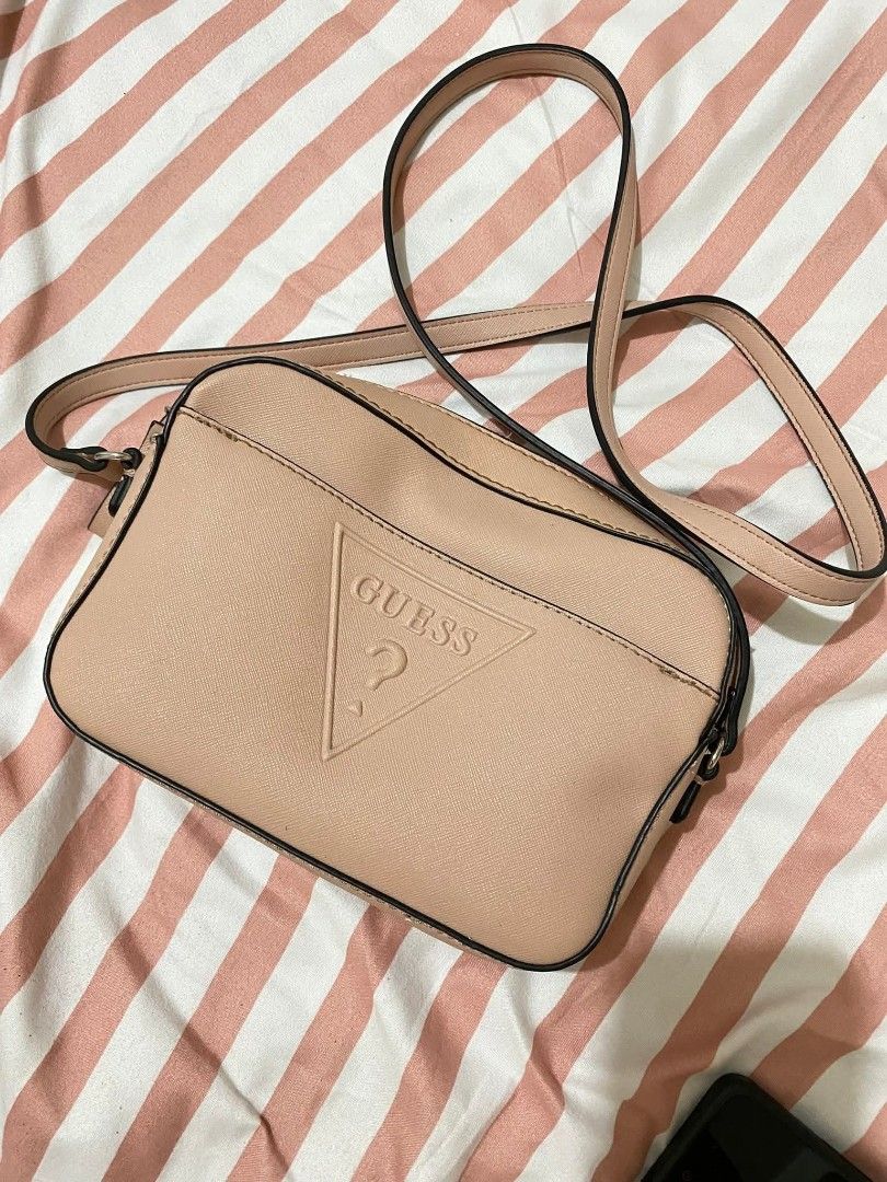 Guess (Category: Cross-body Bags) located in Manila. Submitted by cosmicrabbit.0f1ace (Listing ID 1466699454, Image 3). Description: .