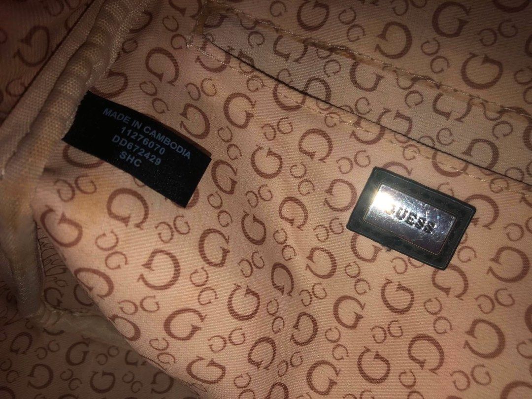 Guess BackpAck (Category: Backpacks) located in Caloocan City. Submitted by juana_finds26 (Listing ID 1466635209, Image 3). Description: Padala from 🇺🇸 USED THRICE Then display lang sa cabinet Since more spare bags Need declutter .