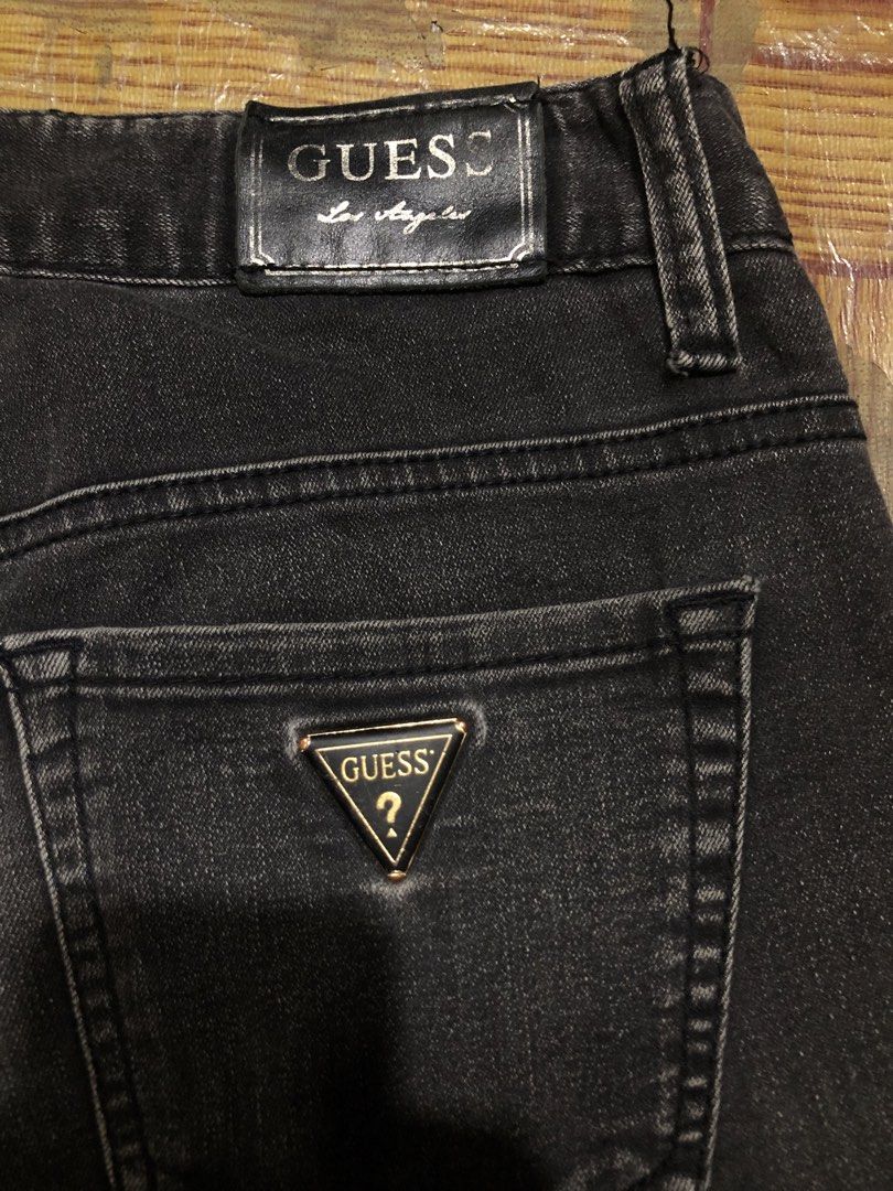 GUESS BLACK DENIM PANTS (Category: Jeans) located in Dasmarinas. Submitted by corenyxmessy_3rd_account (Listing ID 1466734839, Image 3). Description: waist - 31 to 33 length - 37.