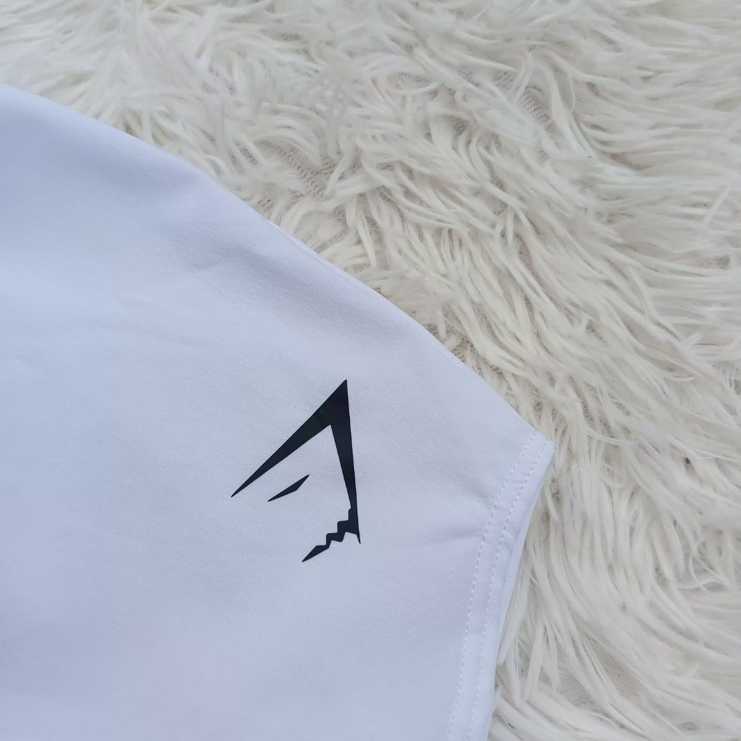 Gymshark White Running short (Category: Shorts) located in Gattaran. Submitted by thrift_wiseph (Listing ID 1466677465, Image 2). Description: - Brand: Gymshark - Color: White with black logo near hem -issue nasa mismong pic.
